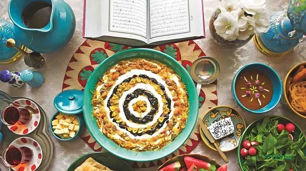 سفره حاوی غذاهای مناسب برای باز کردن روزه داری در ماه رمضان
