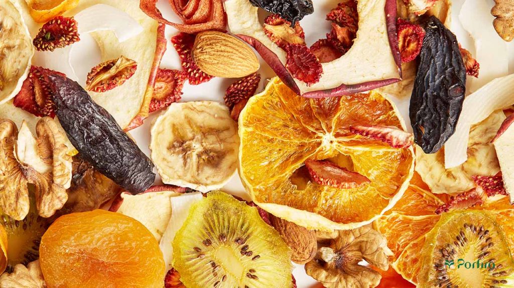 ترکیبی از میوه های خشک مختلف