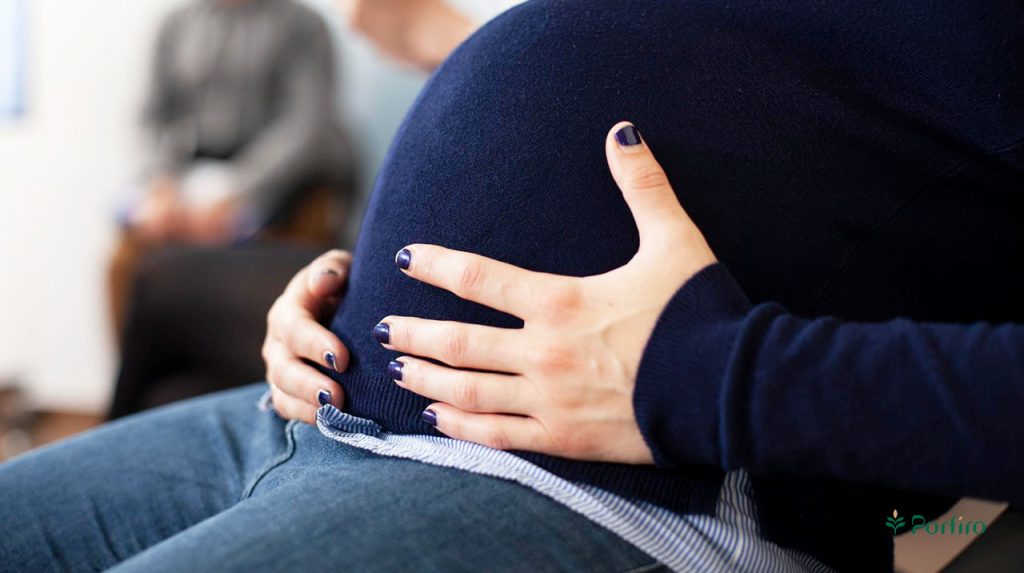 Pregnant woman's belly for the article on phenylketonuria on Porfiro's blog